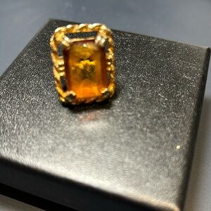 Vintage ‘Wild Honey’ Sarah Coventry ring
